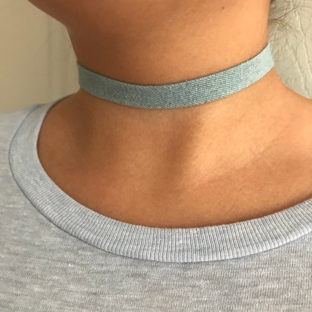 Velvet blue choker
